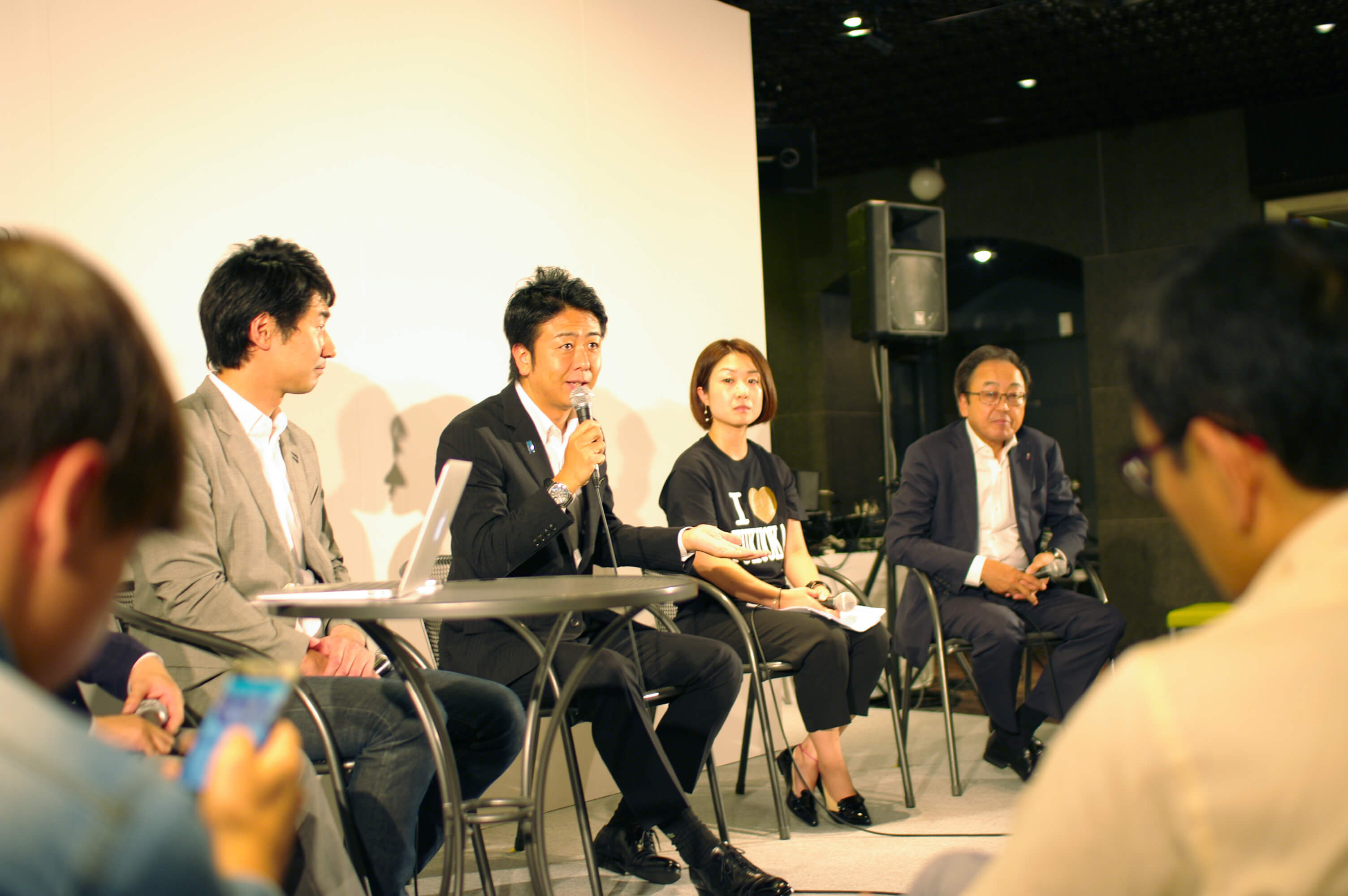 福岡市と福岡地域戦略推進協議会が運営する特区1周年企画のWebサイト 「FUKUOKA INNOVATION WAVE」のロゴを制作させて頂きました。 また、特区1周年記念イベントとして行われた「FUKUOKA STREAM」の ロゴ制作・Opening reel制作・全体演出・進行をさせて頂きました。