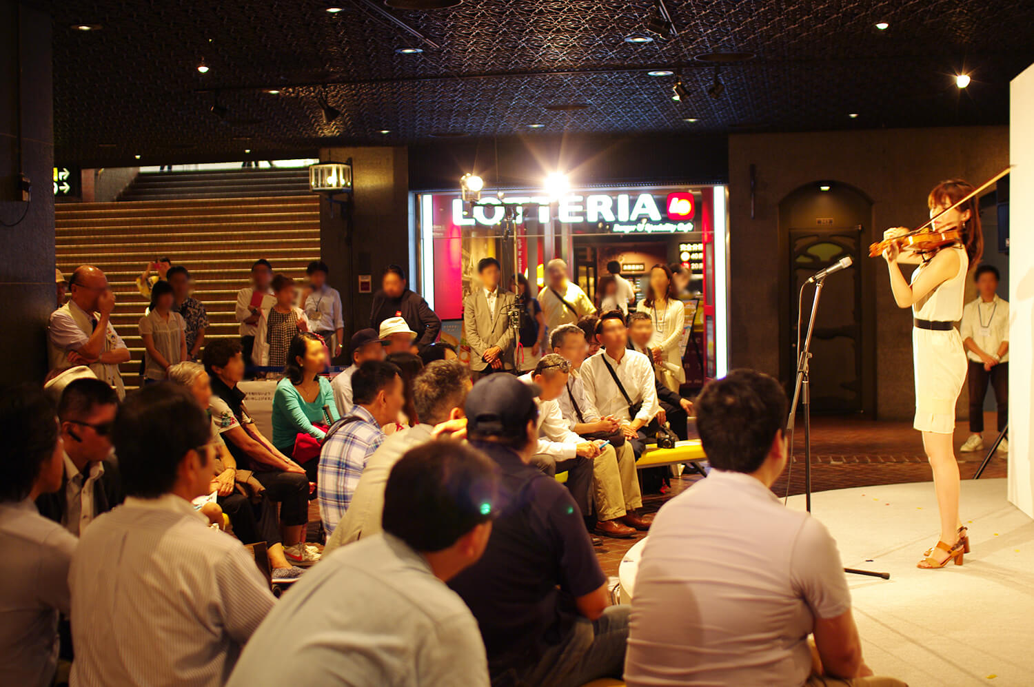 福岡市と福岡地域戦略推進協議会が運営する特区1周年企画のWebサイト 「FUKUOKA INNOVATION WAVE」のロゴを制作させて頂きました。 また、特区1周年記念イベントとして行われた「FUKUOKA STREAM」の ロゴ制作・Opening reel制作・全体演出・進行をさせて頂きました。